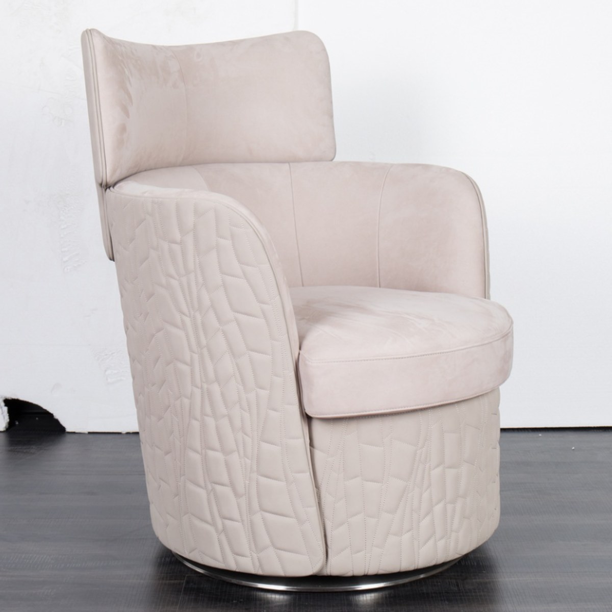 YA03 Lounge Chair